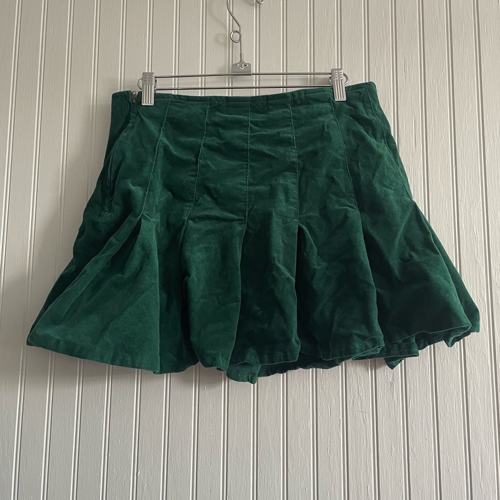 Forever 21 green pleated skirt